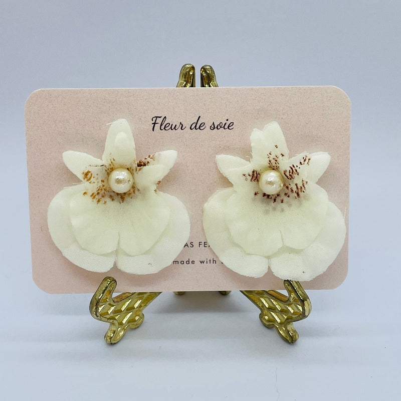 White Flower Earrings. Best Flower Earrings. Airy light silky flower earrings. Best gifts for her. Best gifts for mum. Best anniversary gift for her. Best anniversary gift for wife. Best birthday gift for her. Best valentine’s gift for wife. Best Christmas gift for her. Best Christmas gift for teacher. Beautiful flower earrings. Comfortable earrings. Wedding earrings. Boho style earrings.