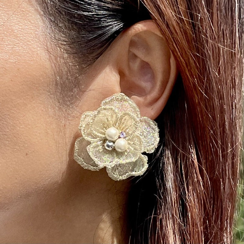 Beautiful Lace Flower earrings. Best gifts for her. Best gifts for mum. Best anniversary gift for her. Best anniversary gift for wife. Best birthday gift for her. Best valentine’s gift for wife. Best Christmas gift for her. Best Christmas gift for teacher. Flower earrings. Beautiful flower earrings. Comfortable earrings. Wedding earrings.