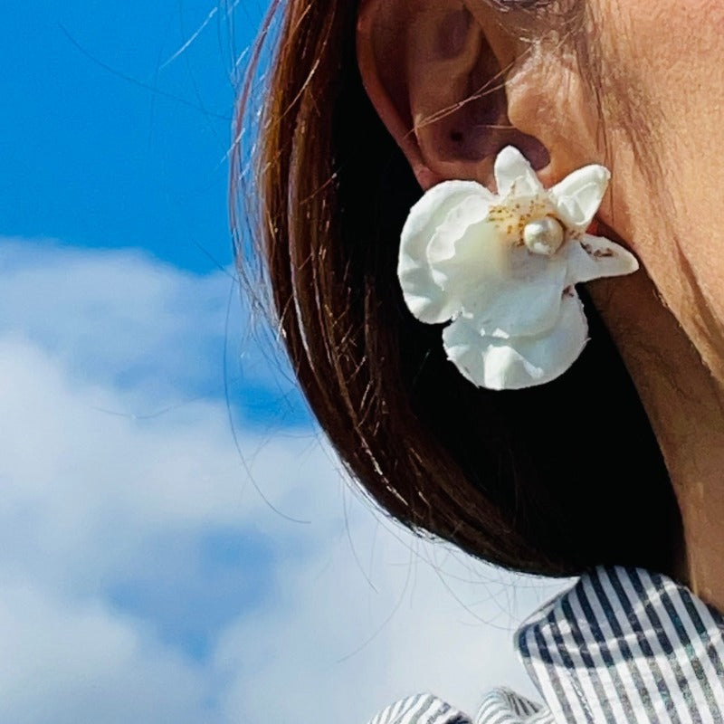 White Flower Earrings. Best Flower Earrings. Airy light silky flower earrings. Best gifts for her. Best gifts for mum. Best anniversary gift for her. Best anniversary gift for wife. Best birthday gift for her. Best valentine’s gift for wife. Best Christmas gift for her. Best Christmas gift for teacher. Beautiful flower earrings. Comfortable earrings. Wedding earrings. Boho style earrings.