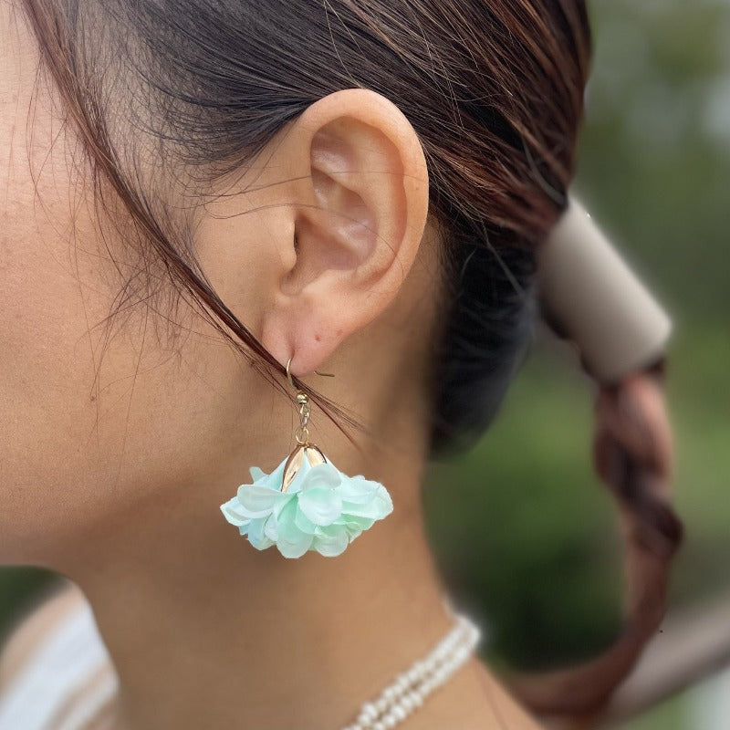 Airy light silky flower earrings. Best gifts for her. Best gifts for mum. Best anniversary gift for her. Best anniversary gift for wife. Best birthday gift for her. Best valentine’s gift for wife. Best Christmas gift for her. Best Christmas gift for teacher. Flower earrings. Beautiful flower earrings. Comfortable earrings. Wedding earrings. Boho style earrings.