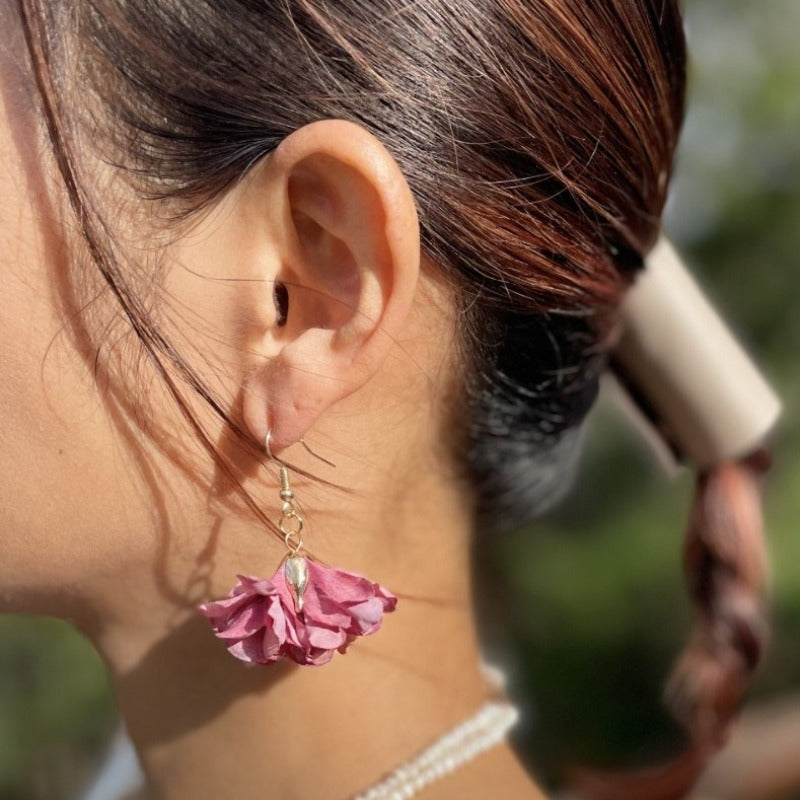 Airy light silky flower earrings. Best gifts for her. Best gifts for mum. Best anniversary gift for her. Best anniversary gift for wife. Best birthday gift for her. Best valentine’s gift for wife. Best Christmas gift for her. Best Christmas gift for teacher. Flower earrings. Beautiful flower earrings. Comfortable earrings. Wedding earrings. Boho style earrings.