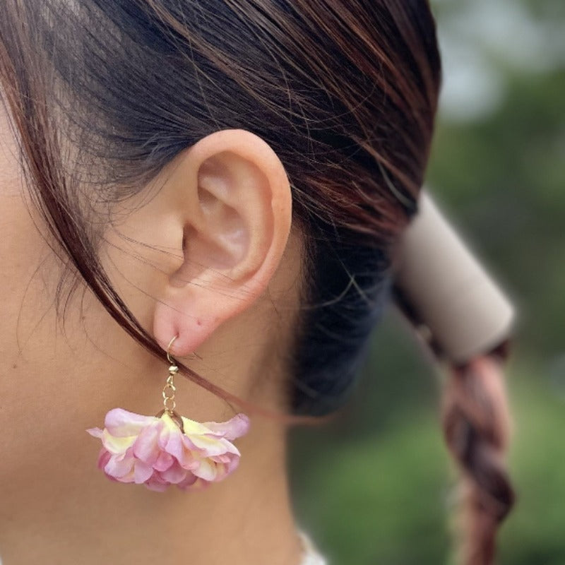 Airy light silky flower earrings. Best gifts for her. Best gifts for mum. Best anniversary gift for her. Best anniversary gift for wife. Best birthday gift for her. Best valentine’s gift for wife. Best Christmas gift for her. Best Christmas gift for teacher. Flower earrings. Beautiful flower earrings. Comfortable earrings. Wedding earrings. Boho style earrings.